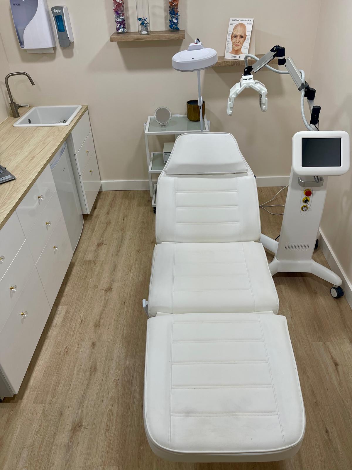 Salle de soins — injections (vue 2)